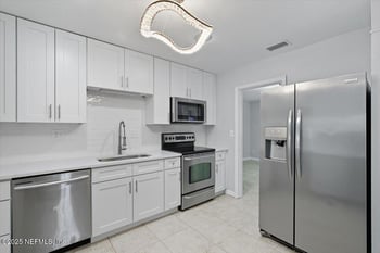 589 Bay Ridge Rd, Jacksonville, FL 32216