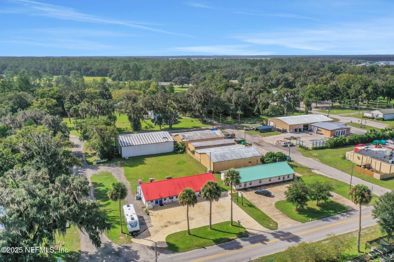 413 Elm St, Welaka, FL 32193