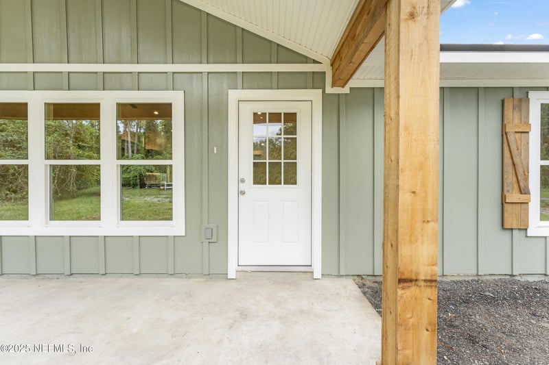 105 3rd St, Georgetown, FL 32139