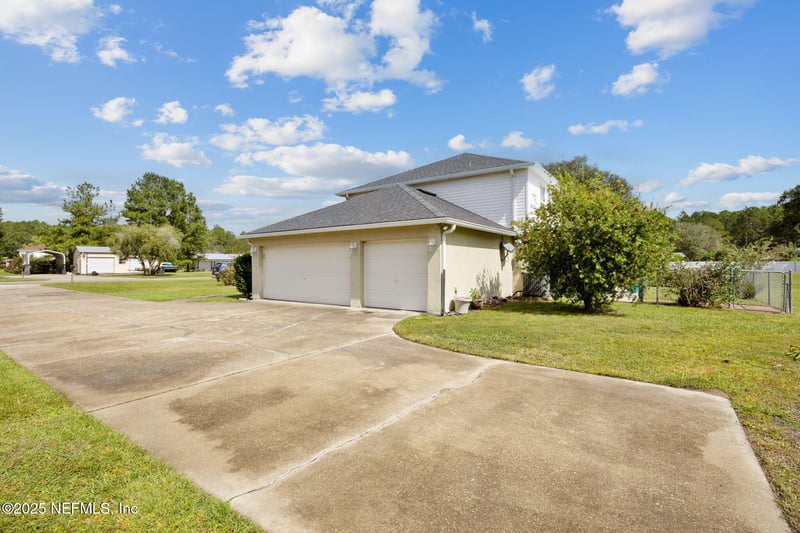 54748 Spring Lake Dr, Callahan, FL 32011