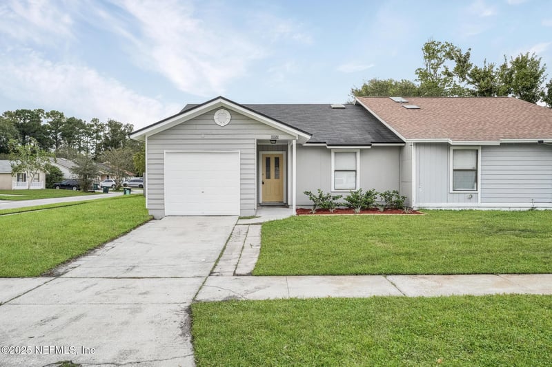 8855 Cavender Dr, Jacksonville, FL 32216