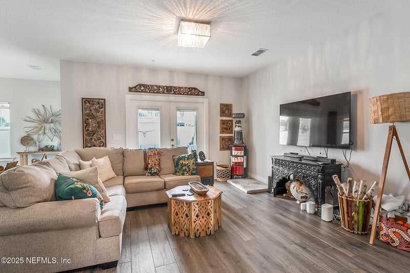 603 2nd St, Jacksonville Beach, FL 32250