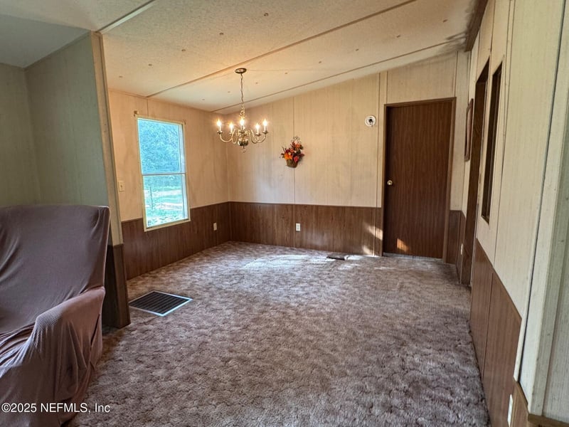 910 Ofarrell Ave, Interlachen, FL 32148