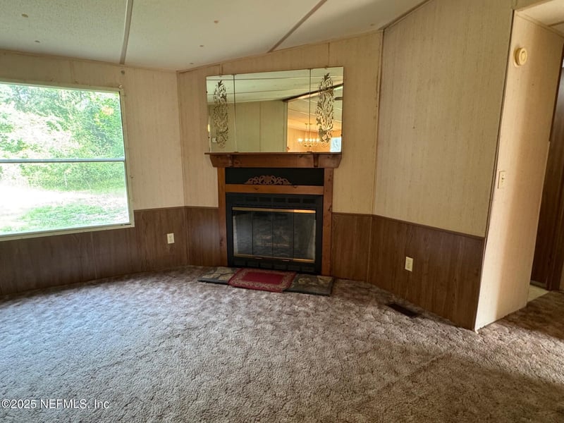 910 Ofarrell Ave, Interlachen, FL 32148