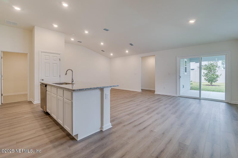 346 Boulder Ln, St Johns, FL 32259