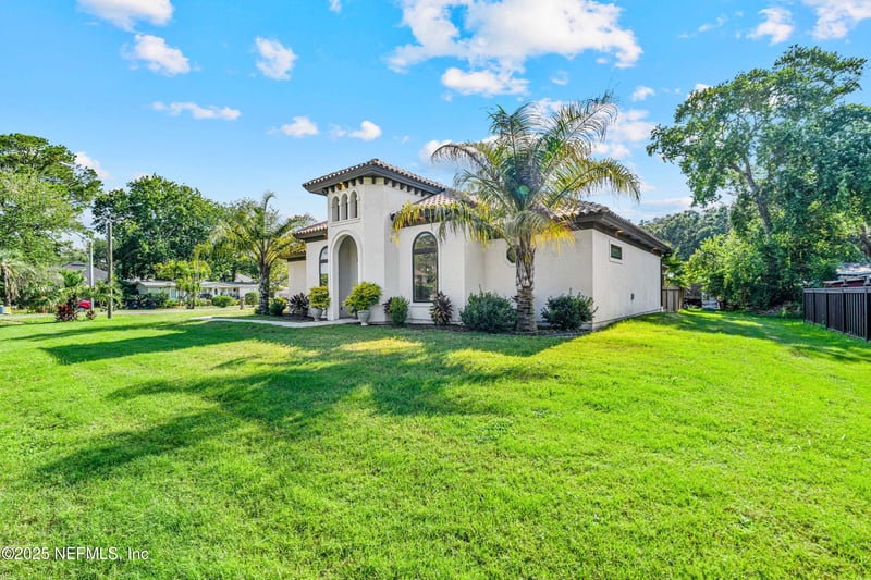 887 Robin Hood Dr, Fernandina Beach, FL 32034
