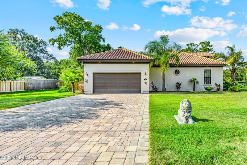 887 Robin Hood Dr, Fernandina Beach, FL 32034