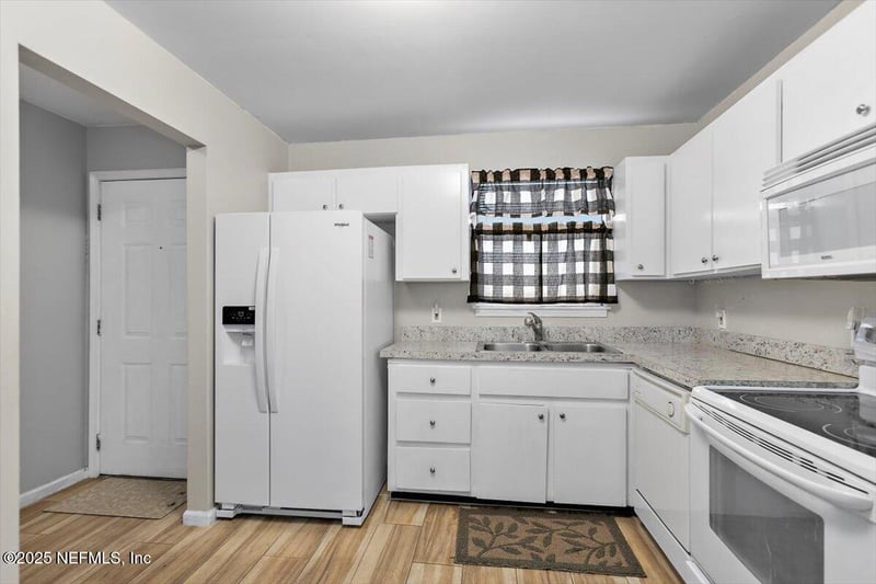 2779 Hidden Village Dr, Jacksonville, FL 32216