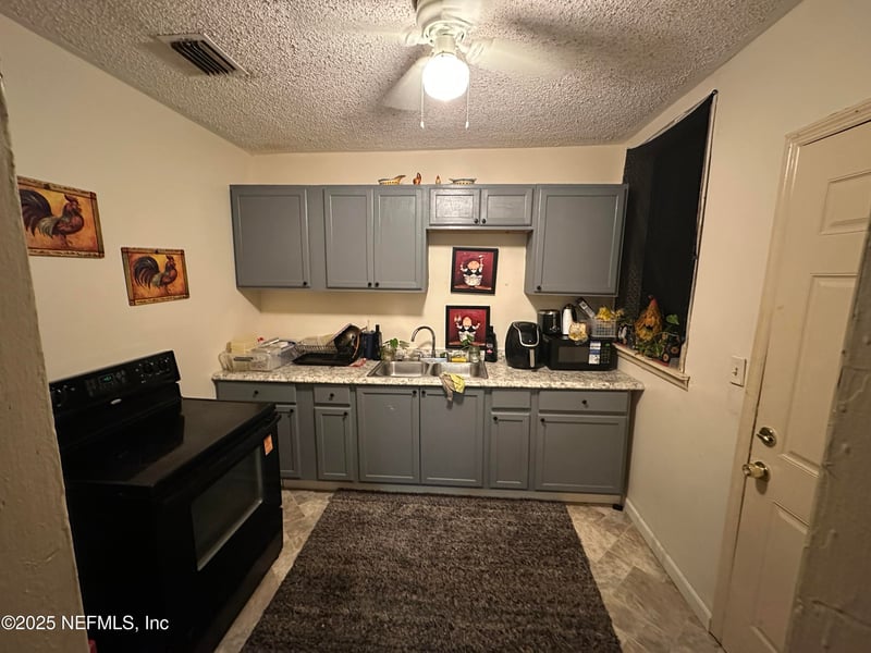 957 Odessa Dr, Jacksonville, FL 32254