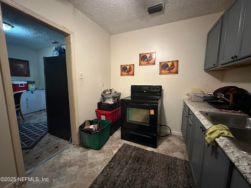 957 Odessa Dr, Jacksonville, FL 32254