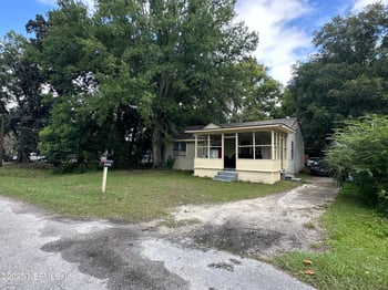 957 Odessa Dr, Jacksonville, FL 32254