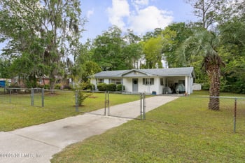 505 7th St, Macclenny, FL 32063