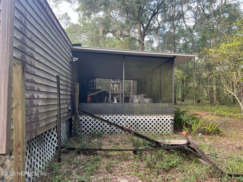 126 Willow Ln, Hawthorne, FL 32640