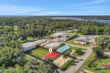 413 Elm St, Welaka, FL 32193