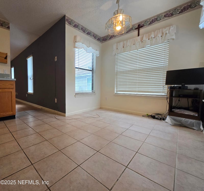 1528 Beecher Ln, Orange Park, FL 32073