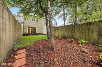 8555 Sturbridge Cir, Jacksonville, FL 32244