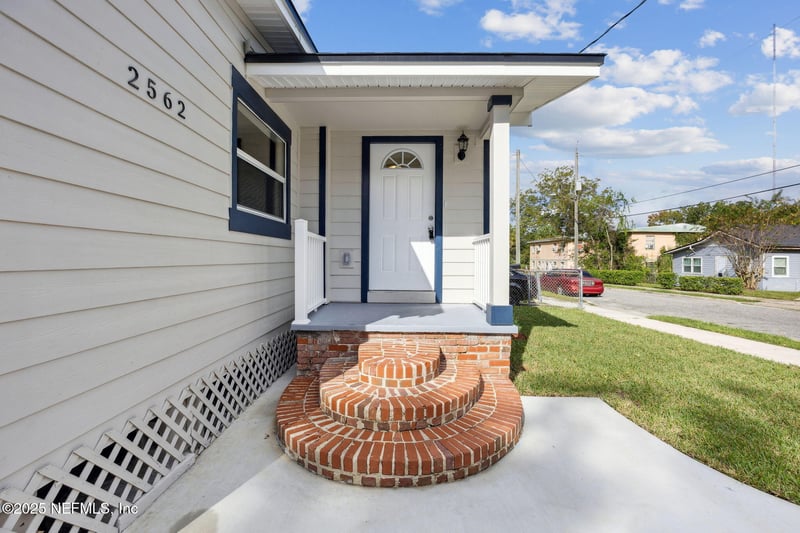 2562 Summit St, Jacksonville, FL 32204