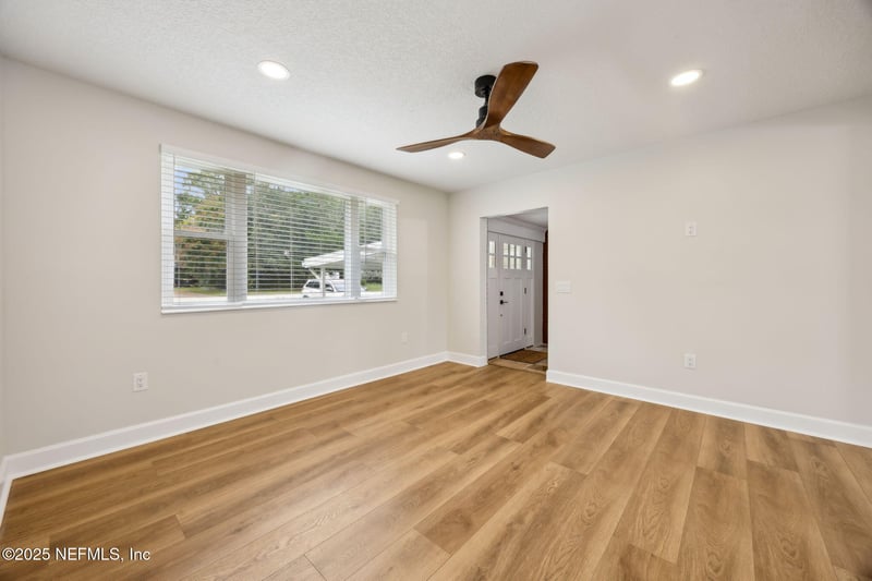 555 Glynlea Rd, Jacksonville, FL 32216