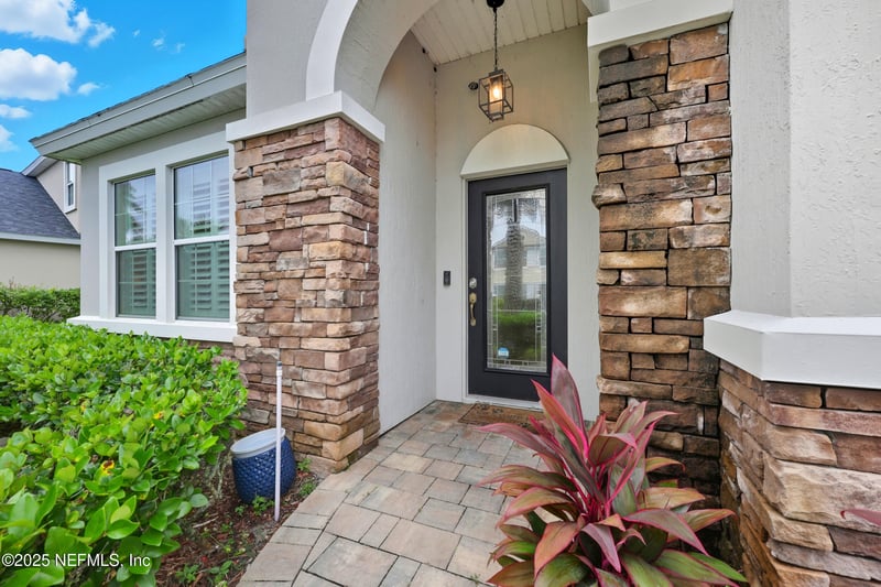 221 Tollerton Ave, St Johns, FL 32259