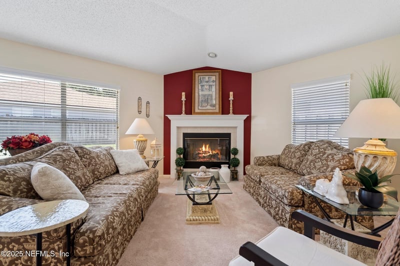 10018 Govern Ln, Jacksonville, FL 32225