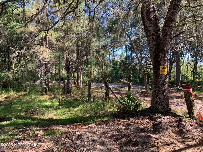 102 Eden Ave, Interlachen, FL 32148