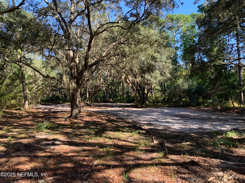 102 Eden Ave, Interlachen, FL 32148