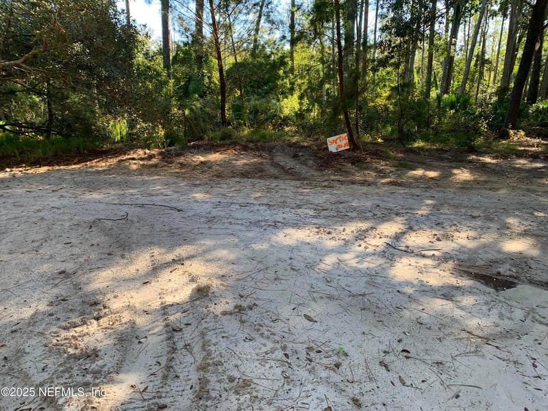 102 Eden Ave, Interlachen, FL 32148