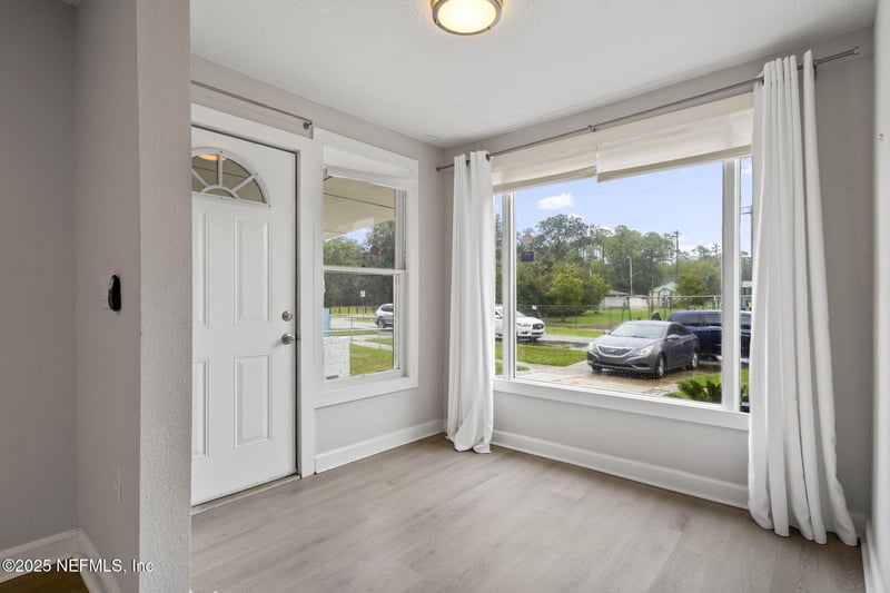 3910 Grant Rd, Jacksonville, FL 32207