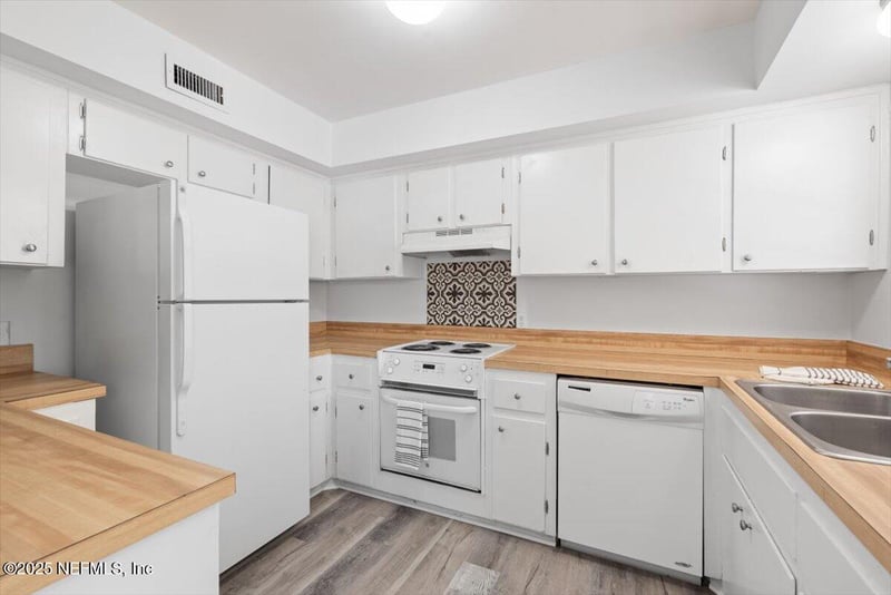 4390 Herschel St #3, Jacksonville, FL 32210