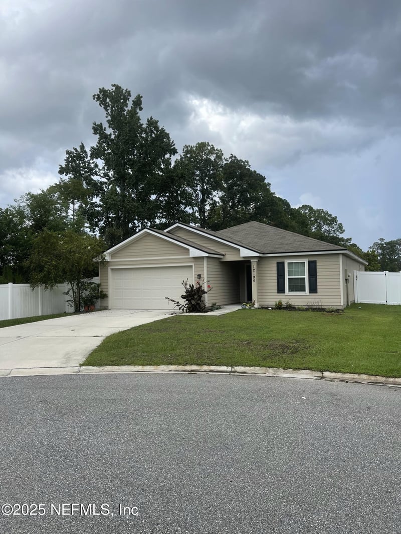 12195 Breeze Ct, Jacksonville, FL 32218