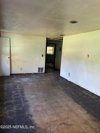 9238 2nd Ave, Jacksonville, FL 32208