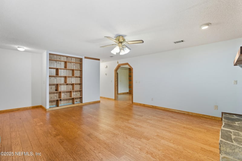 2221 Treasure Point Rd, Green Cove Springs, FL 32043