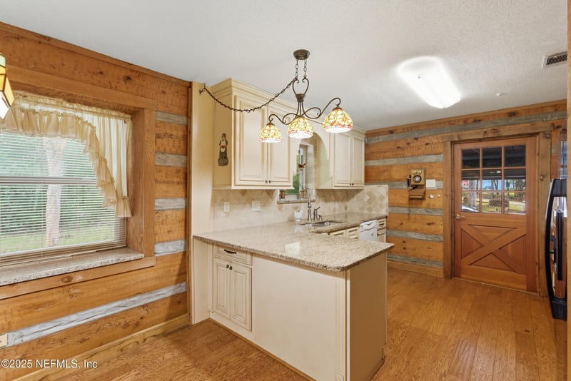 2221 Treasure Point Rd, Green Cove Springs, FL 32043