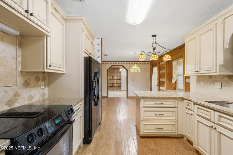 2221 Treasure Point Rd, Green Cove Springs, FL 32043