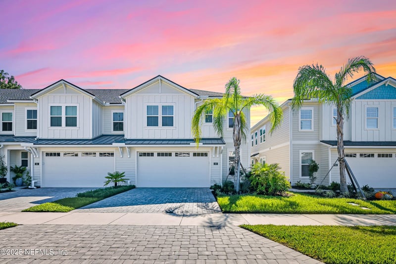 157 Oak Park Dr, St Johns, FL 32259