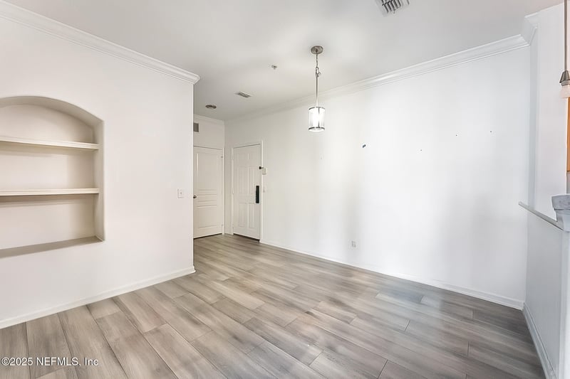 8290 Gate Pw #516, Jacksonville, FL 32216