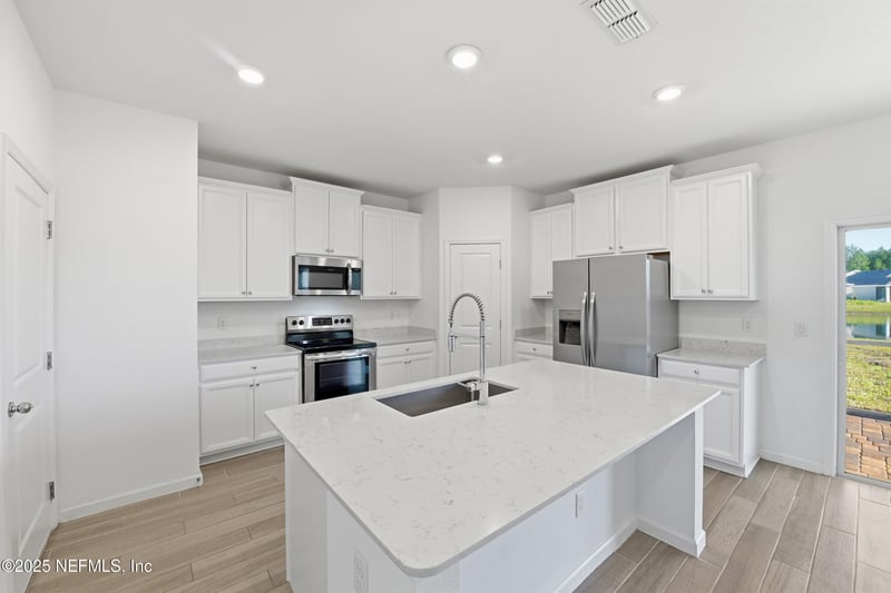 9852 Lemon Balm Way, Jacksonville, FL 32219