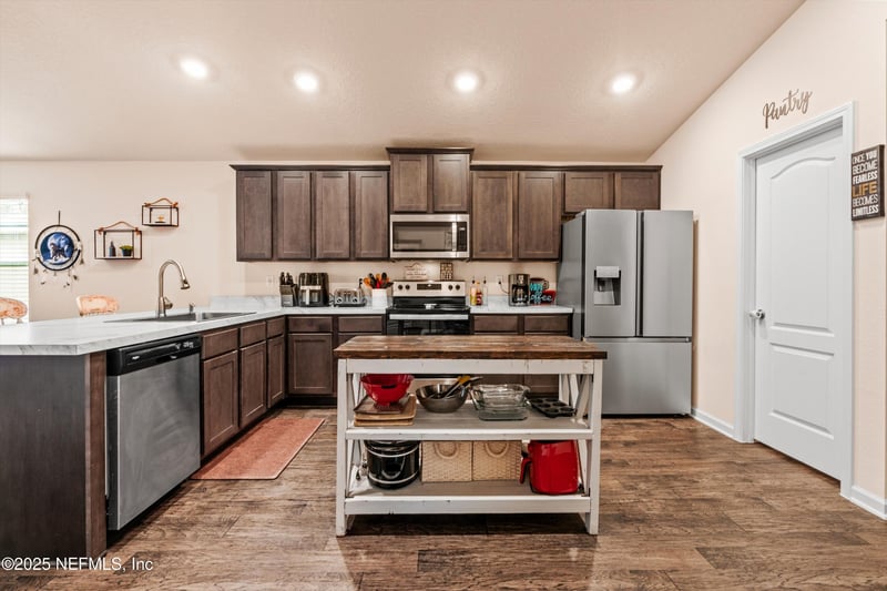 2414 Oak Stream Dr, Green Cove Springs, FL 32043