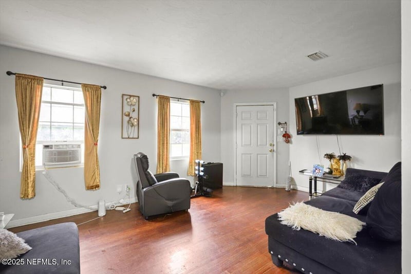 7989 Denham Rd, Jacksonville, FL 32208