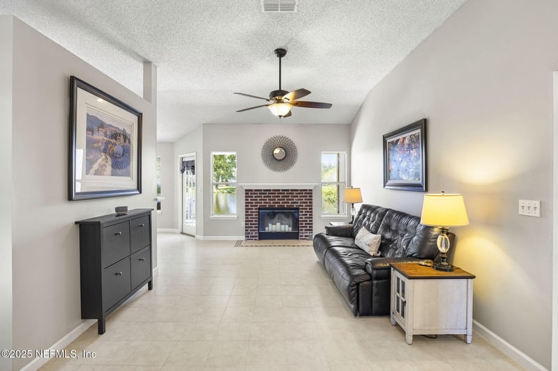 11534 Courtney Waters Ln, Jacksonville, FL 32258