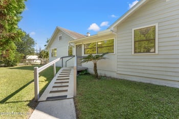 5104 Hollycrest Dr, Jacksonville, FL 32205