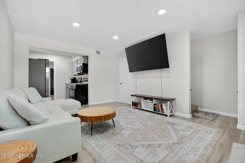 710 Cavalla Rd, Atlantic Beach, FL 32233