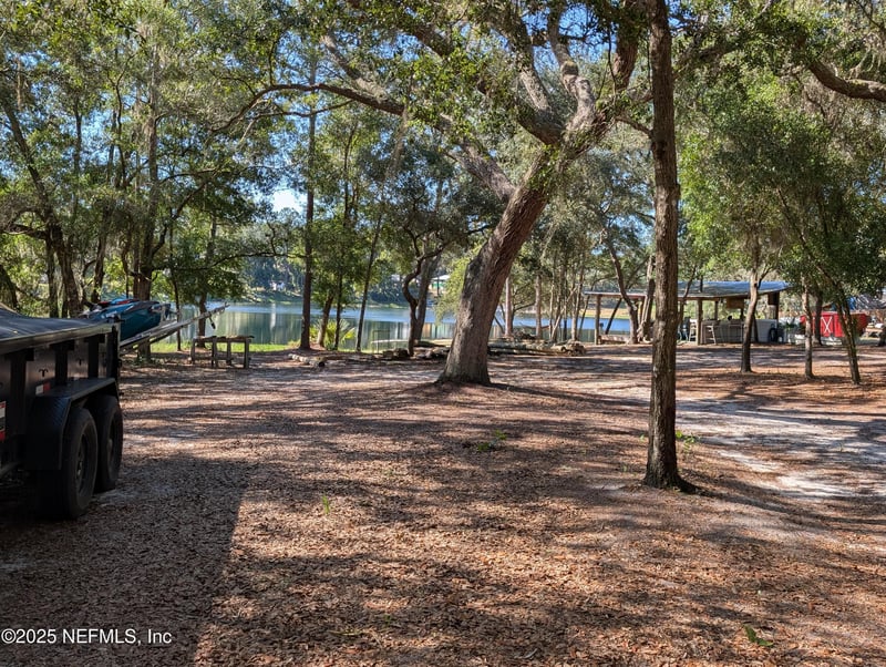 111 Silver Lake Dr, Hawthorne, FL 32640