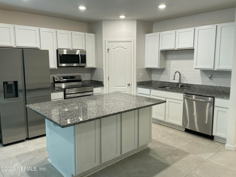 3233 Penny Cove Ln, Jacksonville, FL 32218