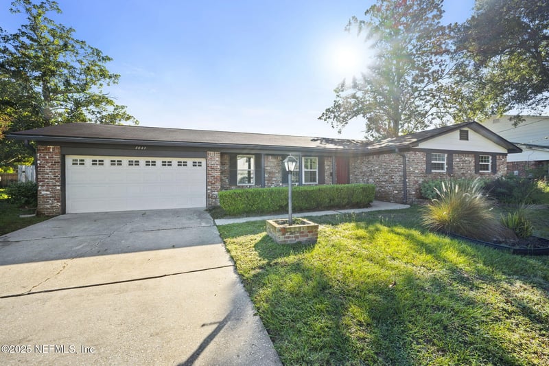 8827 Brierwood Rd, Jacksonville, FL 32257