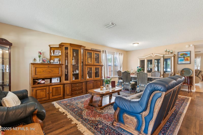 763 Roland Lakes Dr, Jacksonville, FL 32220