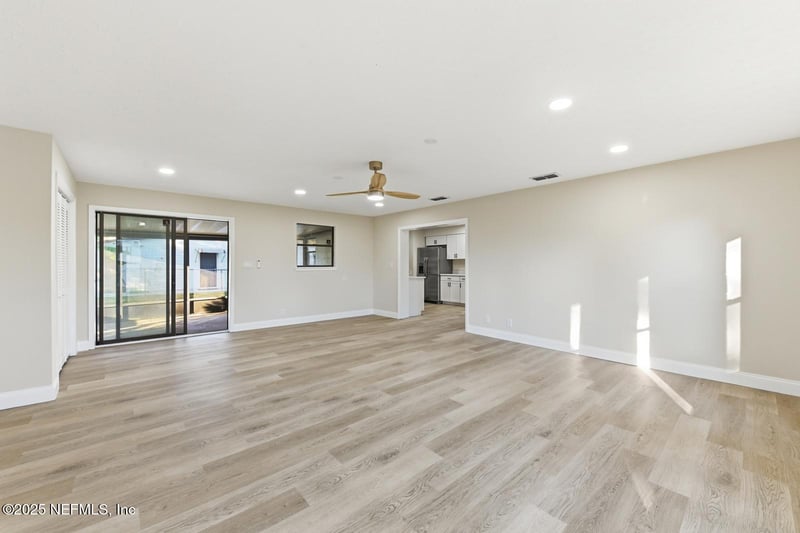 3042 Skipper Ln, Jacksonville, FL 32216