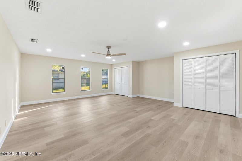 3042 Skipper Ln, Jacksonville, FL 32216