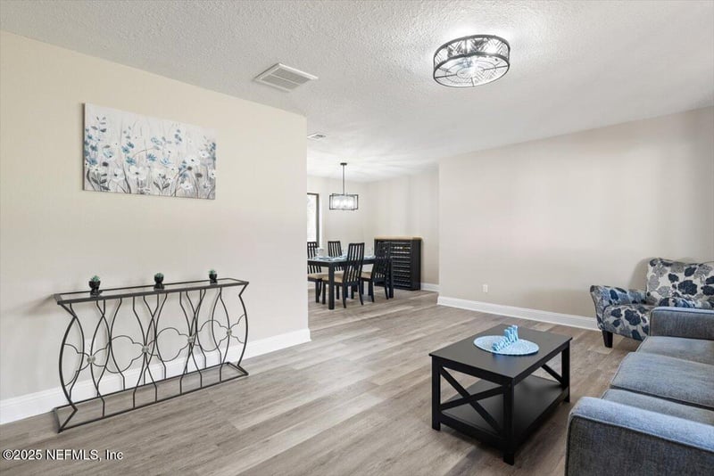 6695 Arrowroot Dr, Jacksonville, FL 32244