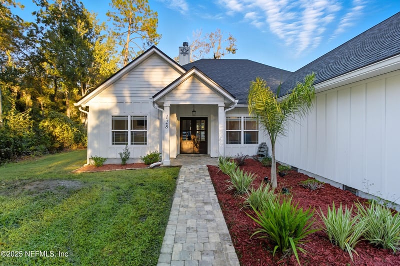 128 Santa Rosa St, Florahome, FL 32140